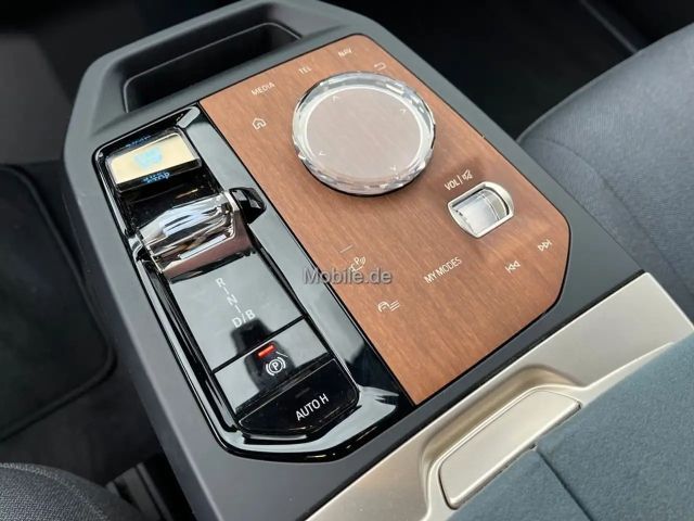 BMW iX xDrive50