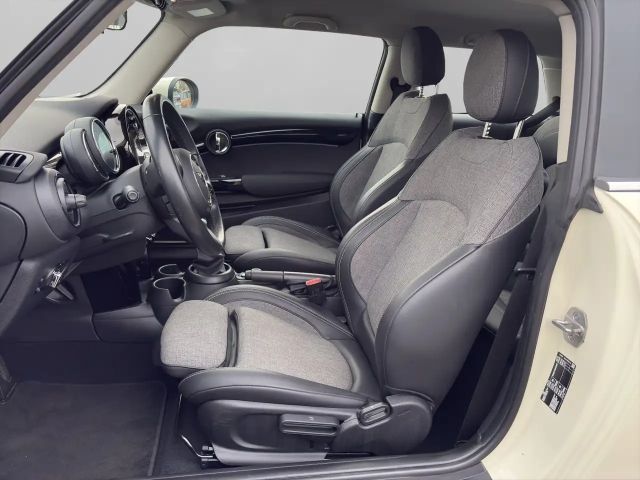 MINI One Hatch DAB LED Navi Komfortzg. Tempomat Shz