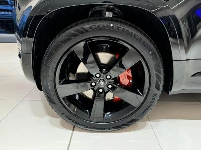 Land Rover Defender 110 Black Pack