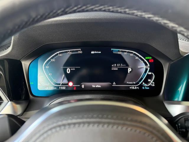 BMW 330 330e M-Sport xDrive