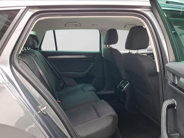 Skoda Superb 2.0 TDI Combi Style Style