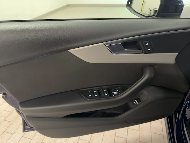 Audi A4 40 TDI Quattro S-Tronic Sedan