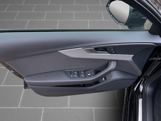 Audi A4 40 TFSI Quattro S-Tronic Sedan