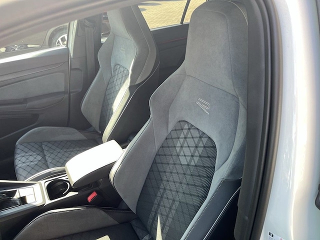 Volkswagen Golf R-Line Variant