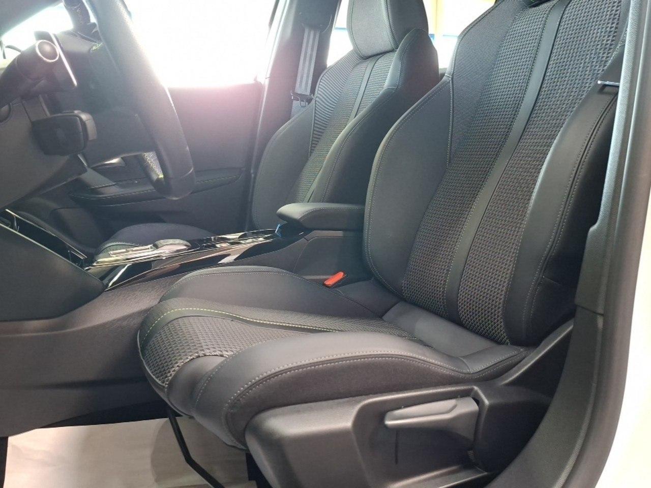 Peugeot 2008 EAT8 GT-Line