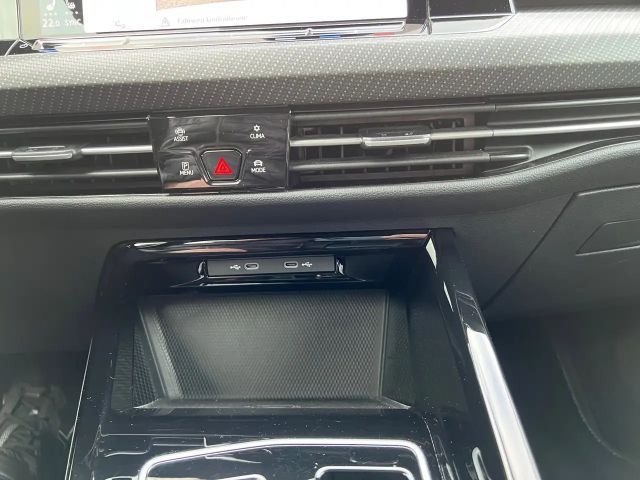 Volkswagen Golf R-Line Variant