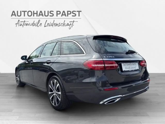 Mercedes-Benz E 220 AVANTGARDE