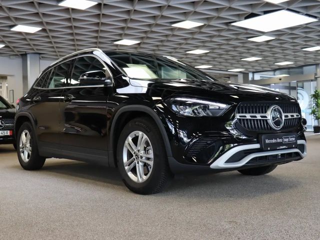 Mercedes-Benz GLA 180 GLA 180 d