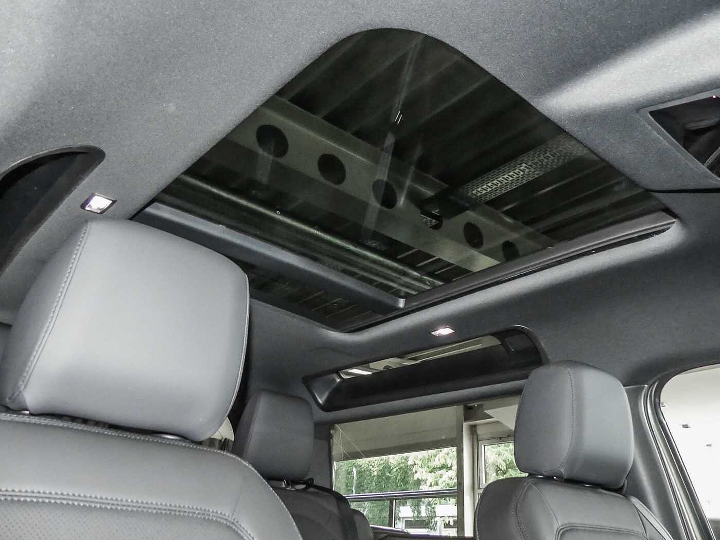 Land Rover Defender 90 Dynamic SE