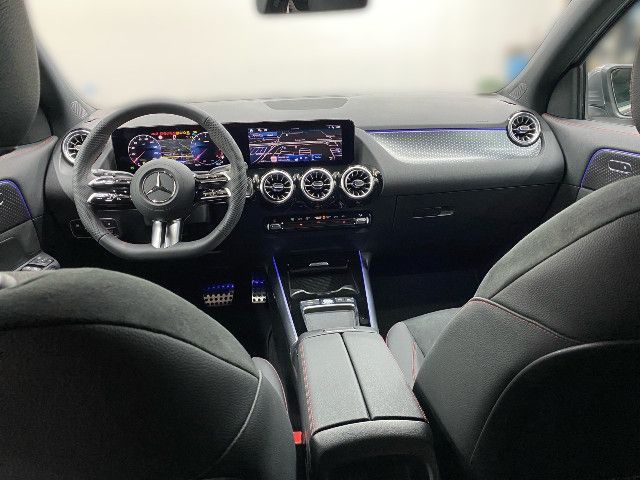 Mercedes-Benz GLA 200 AMG Line