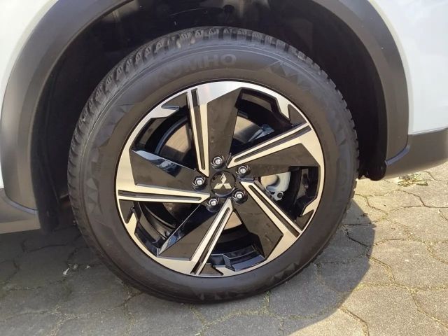 Mitsubishi Eclipse Cross Basis 2.4  Automatik TEMP KAM SHZ