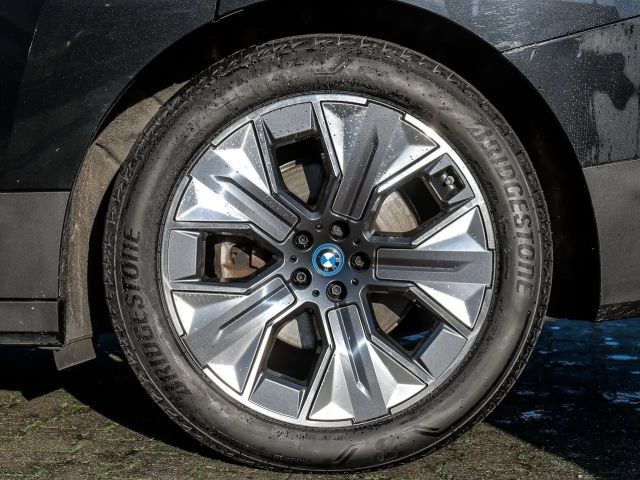 BMW iX xDrive40