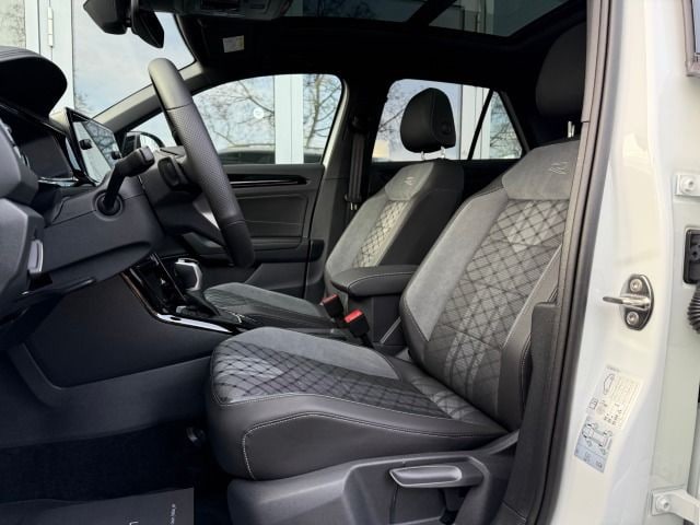 Volkswagen T-Roc 1.5 TSI DSG IQ.Drive R-Line