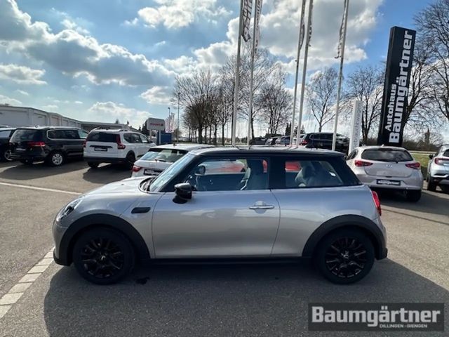 MINI Cooper Classic Trim Kamera/PDC/LED/SHZ/DrAss/Tempo