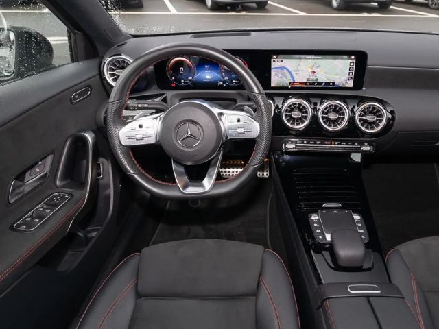 Mercedes-Benz A 250 A 250 e Hatchback