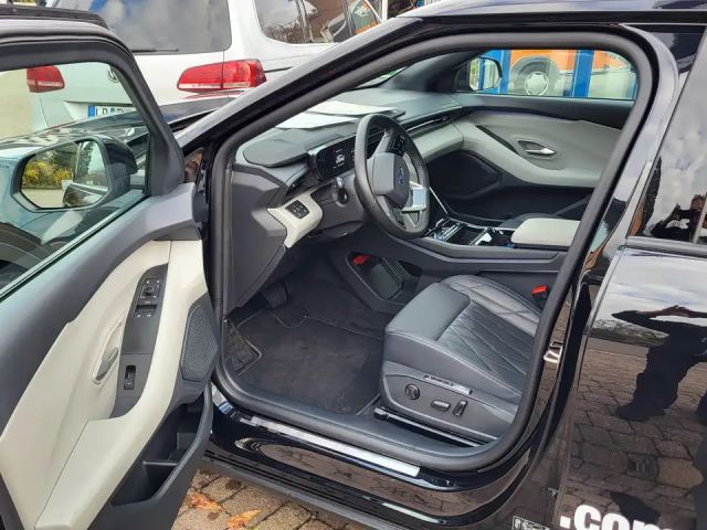 Ford Explorer Premium RWD