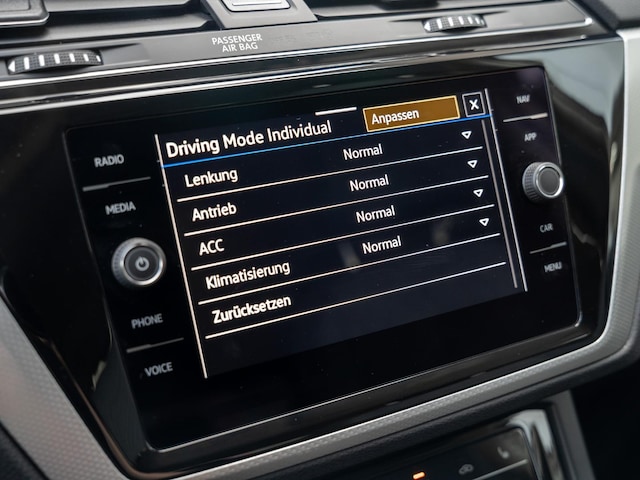 Volkswagen Touran 1.5 TSI DSG ACC FLA KeyLess AkustikGlas