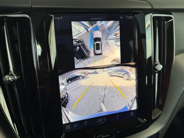 Volvo XC60 AWD Dark Plus