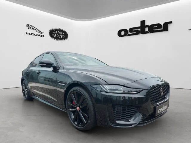 Jaguar XE P250 R-Dynamic