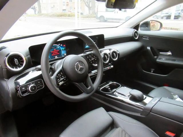 Mercedes-Benz CLA 180 Shooting Brake