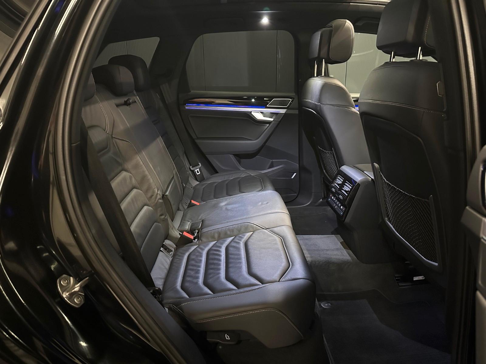 Volkswagen Touareg 4Motion R-Line Style