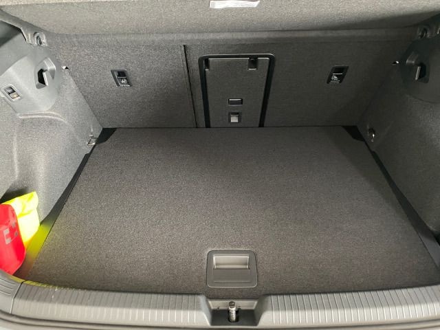 Volkswagen Golf 1.5 eTSI DSG R-Line