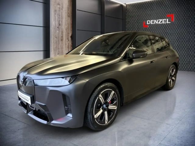 BMW iX xDrive60