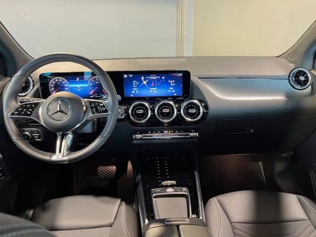 Mercedes-Benz B 180 Progressive Sedan