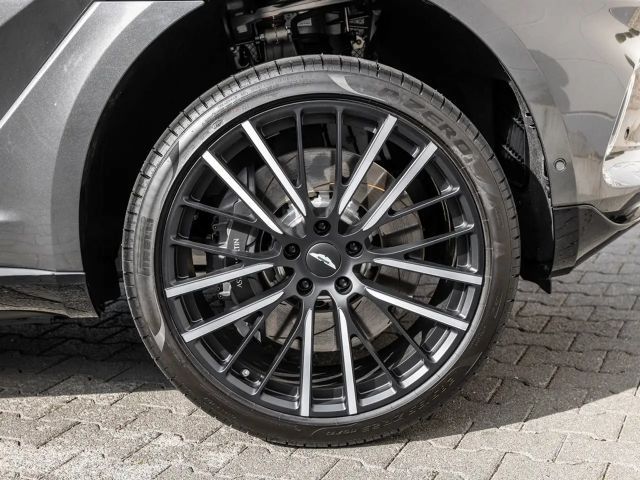 Aston Martin DBX Magnetic Silver