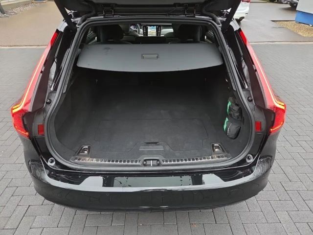 Volvo V90 AWD Dark Plus T6