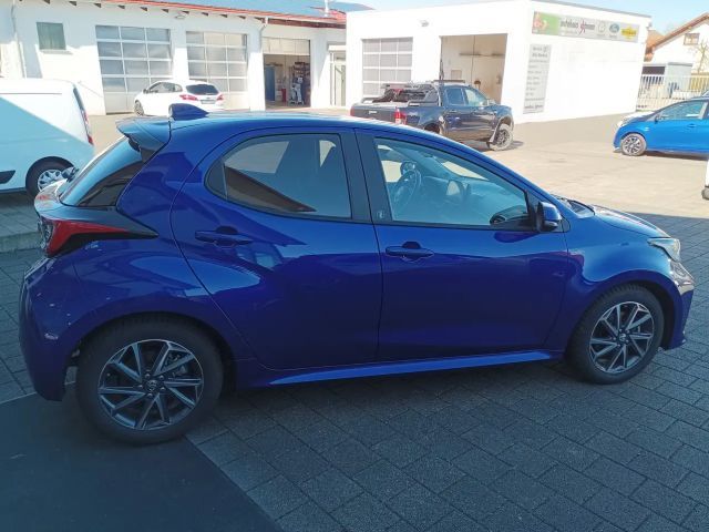 Toyota Yaris Hybride Team D