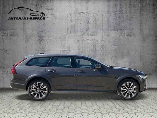 Volvo V90 Cross Country AWD Plus