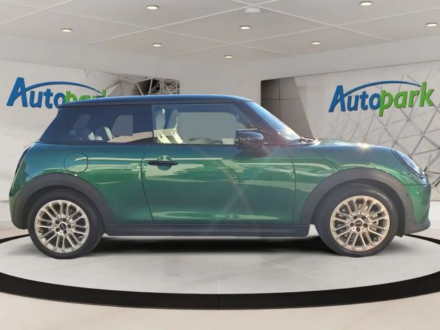 MINI Cooper Favoured Trim