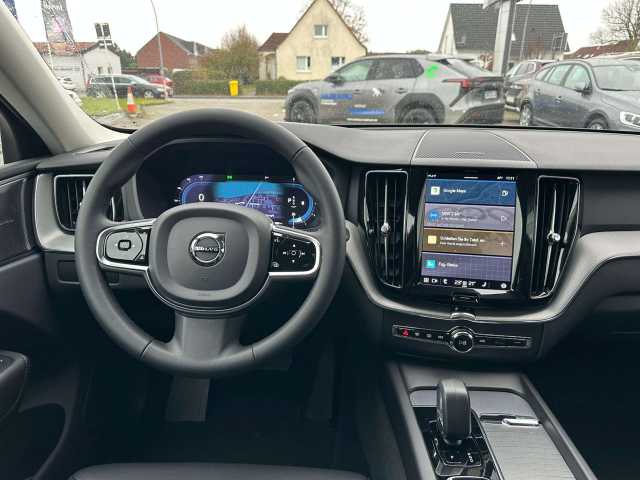 Volvo XC60 AWD Dark Plus