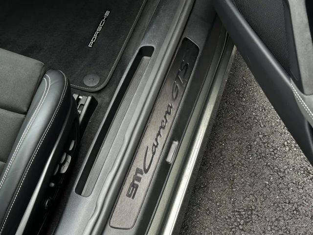 Porsche 992 Cabrio Carrera GTS