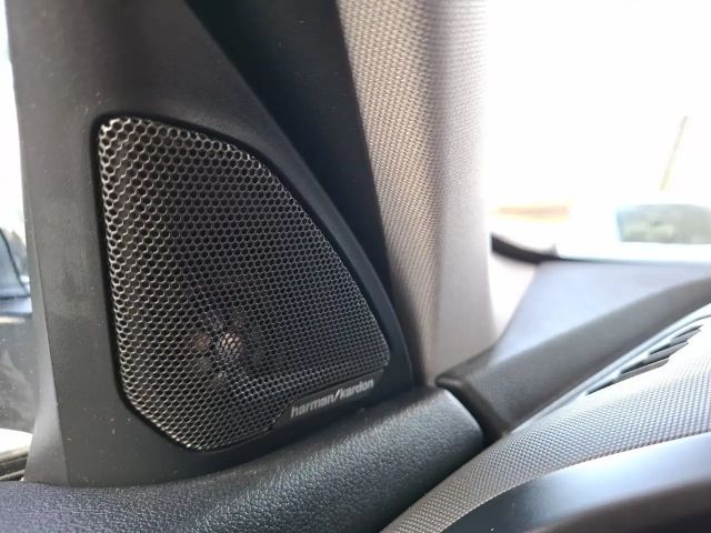 BMW 118 118d Luxury Line Sedan