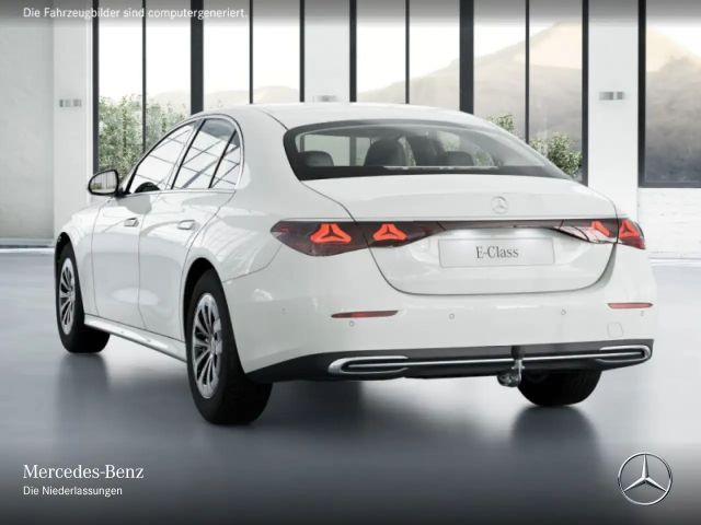 Mercedes-Benz E 200 AVANTGARDE Sedan