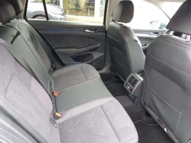 Volkswagen Golf 1.5 TSI Life Variant