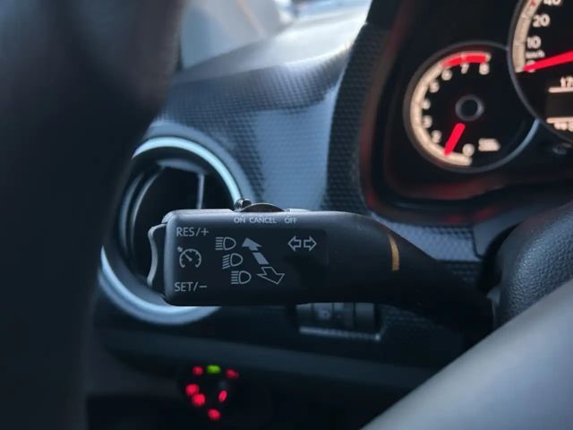 Volkswagen up! ''X-tra'' (Kamera/Navi-Vorb./Sitzheizung/Einparkhi