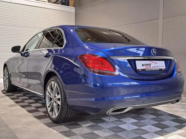 Mercedes-Benz C 300 C 300 e Sedan