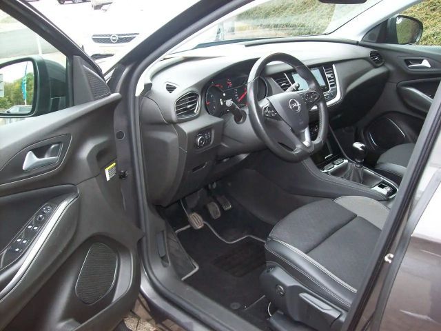 Opel Grandland X 1.2 T LED 360* SHZ LHZ Navi AHK