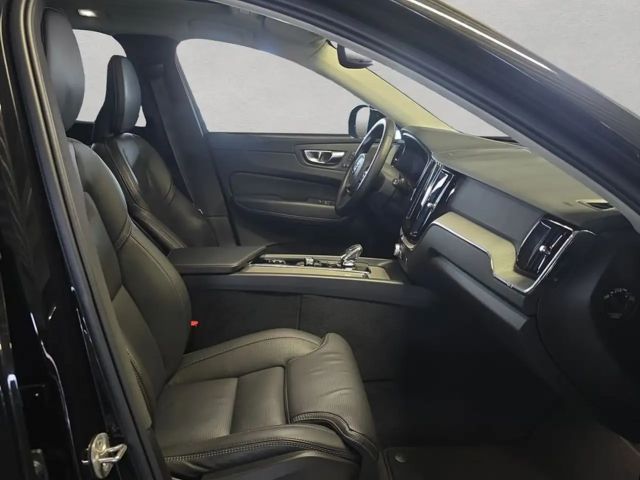 Volvo XC60 AWD Dark Plus