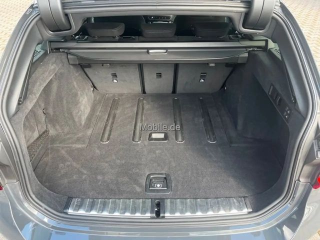 BMW 330 330d M-Sport Touring xDrive