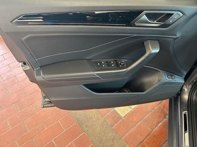 Volkswagen T-Roc 2.0 TSI DSG R-Line