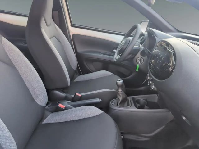 Toyota Aygo X Hatchback Play