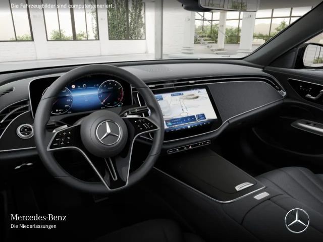 Mercedes-Benz E 200 AVANTGARDE Sedan