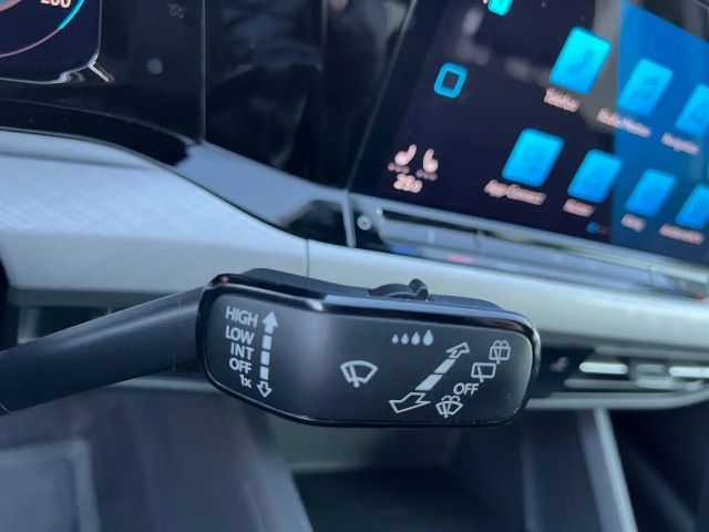 Volkswagen Golf Life Variant