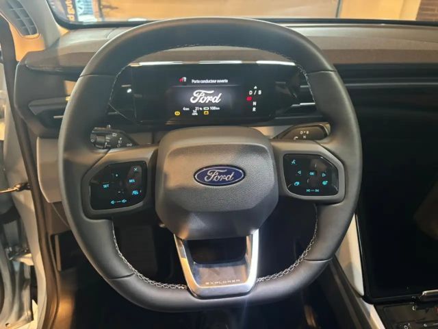 Ford Explorer Extended range