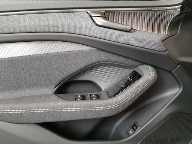 Audi A6 Avant Quattro S-Tronic