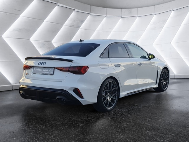 Audi RS3 Quattro S-Tronic Sedan